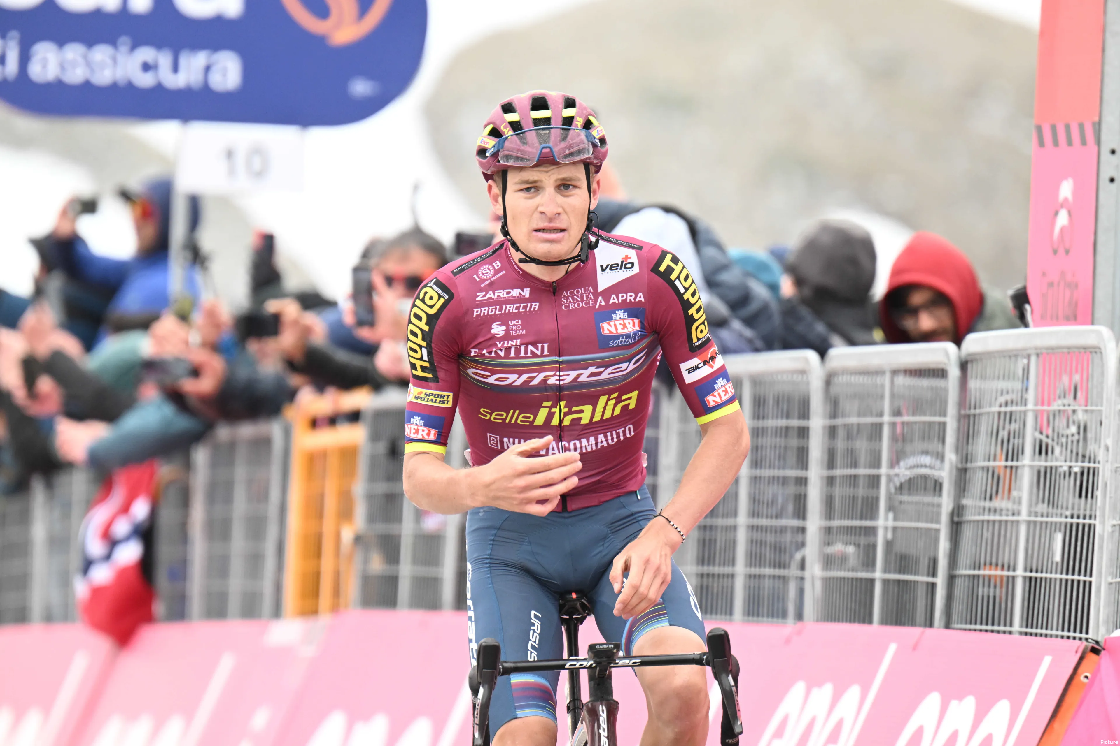 BurgosBH verpflichtet Karel Vacek, einen der wenigen Fahrer, die Remco